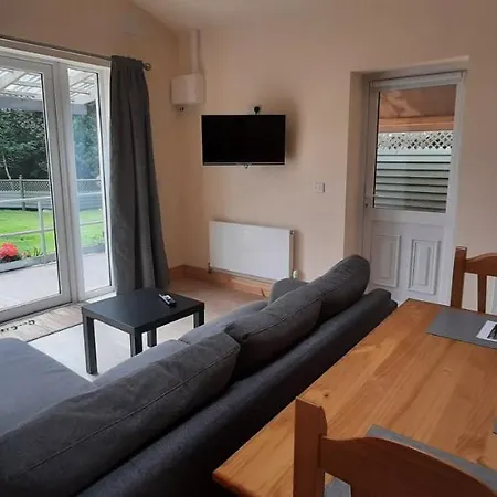 Glenmalure Fananierin Mountain View Apartman *